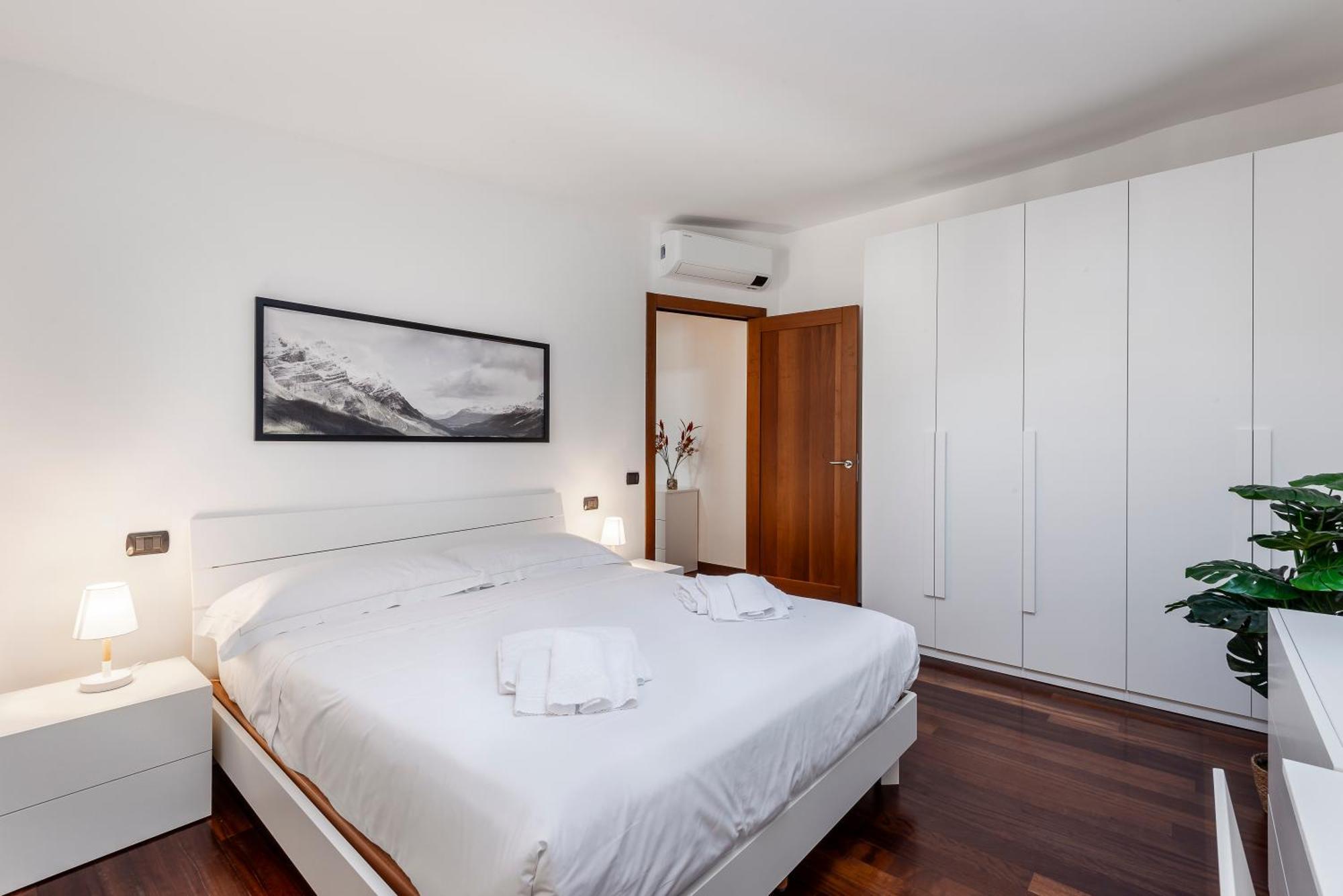 Stayeasy Sesia5 - 4 Bedrooms Penthouse, 2 Baths Appartamento *